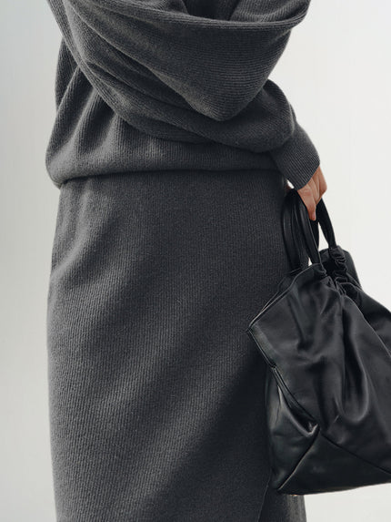 Straight cashmere skirt