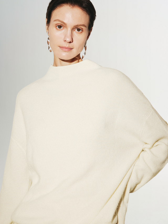 100% Cashmere Relaxed Fit Sweater 5EA131081