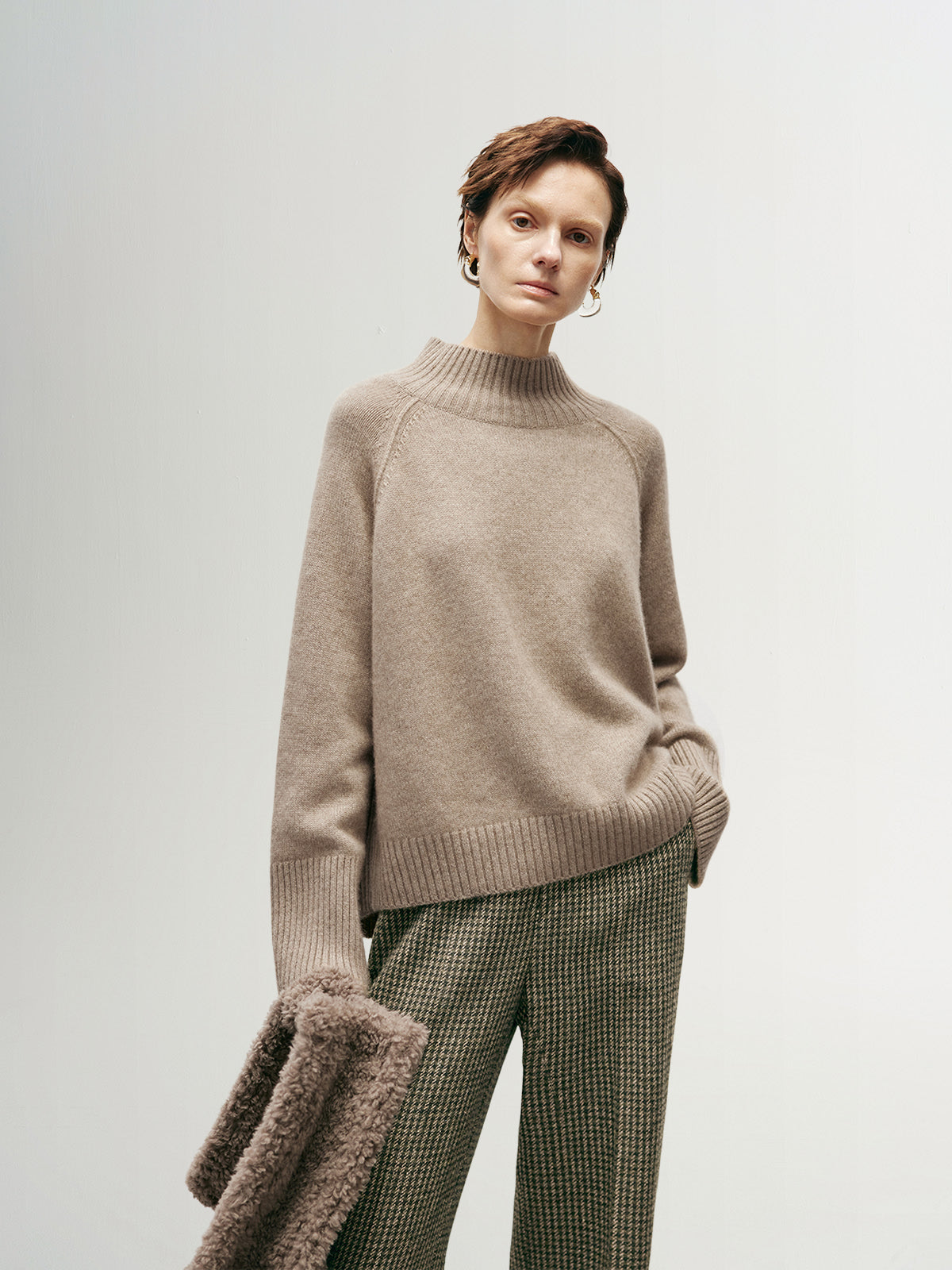 Camel Mock Neck Loose Fit Cashmere Sweater 5EA231061