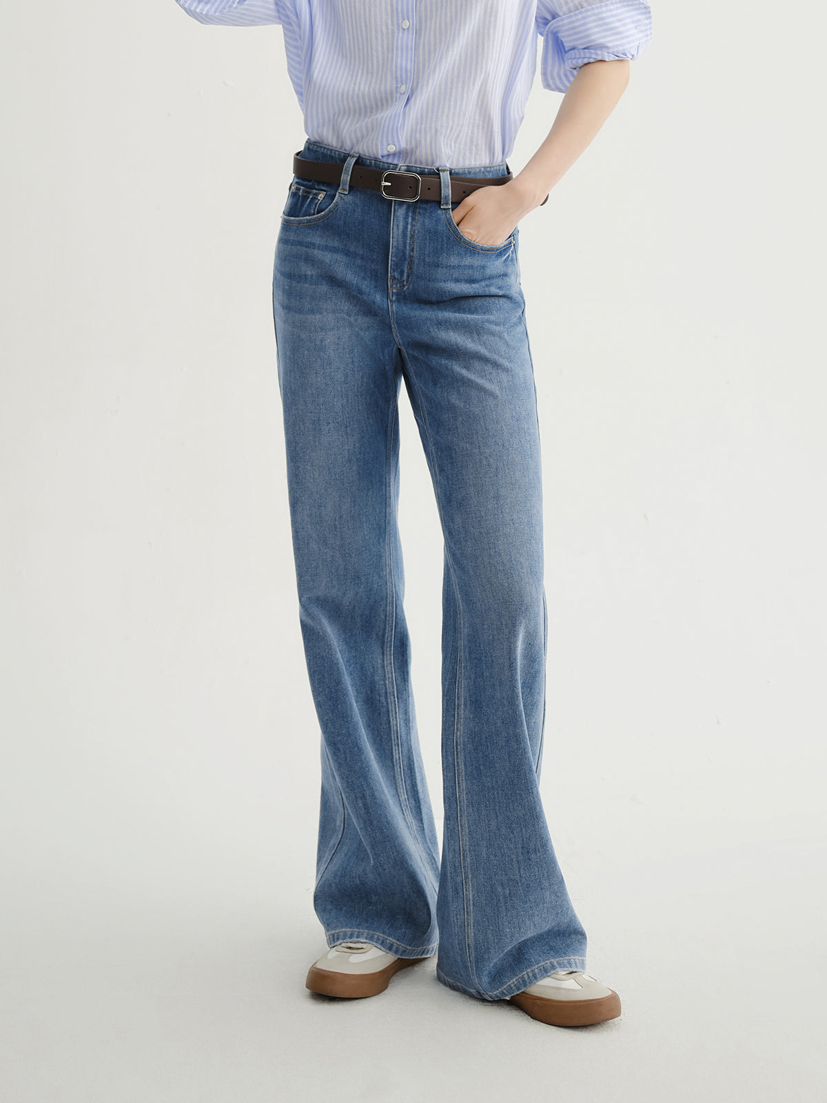 MEILLEUR MOMENT Indigo Blue Flared Jeans - Front View