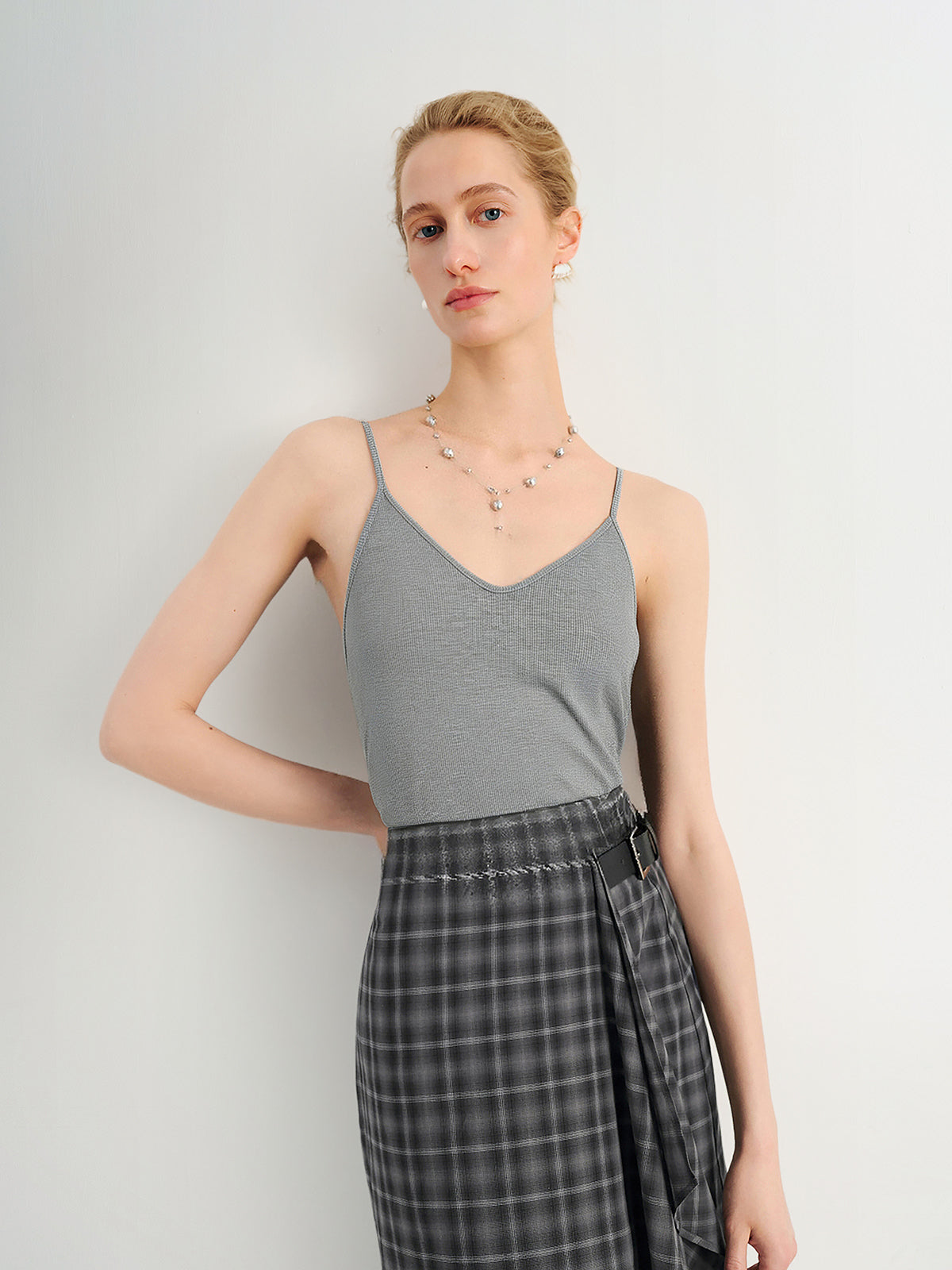 Fitted Gray Ribbed Tank Top