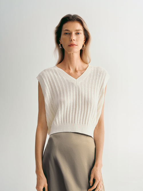 Load image 1 in gallery view. V-Neck Sleeveless Jumper
