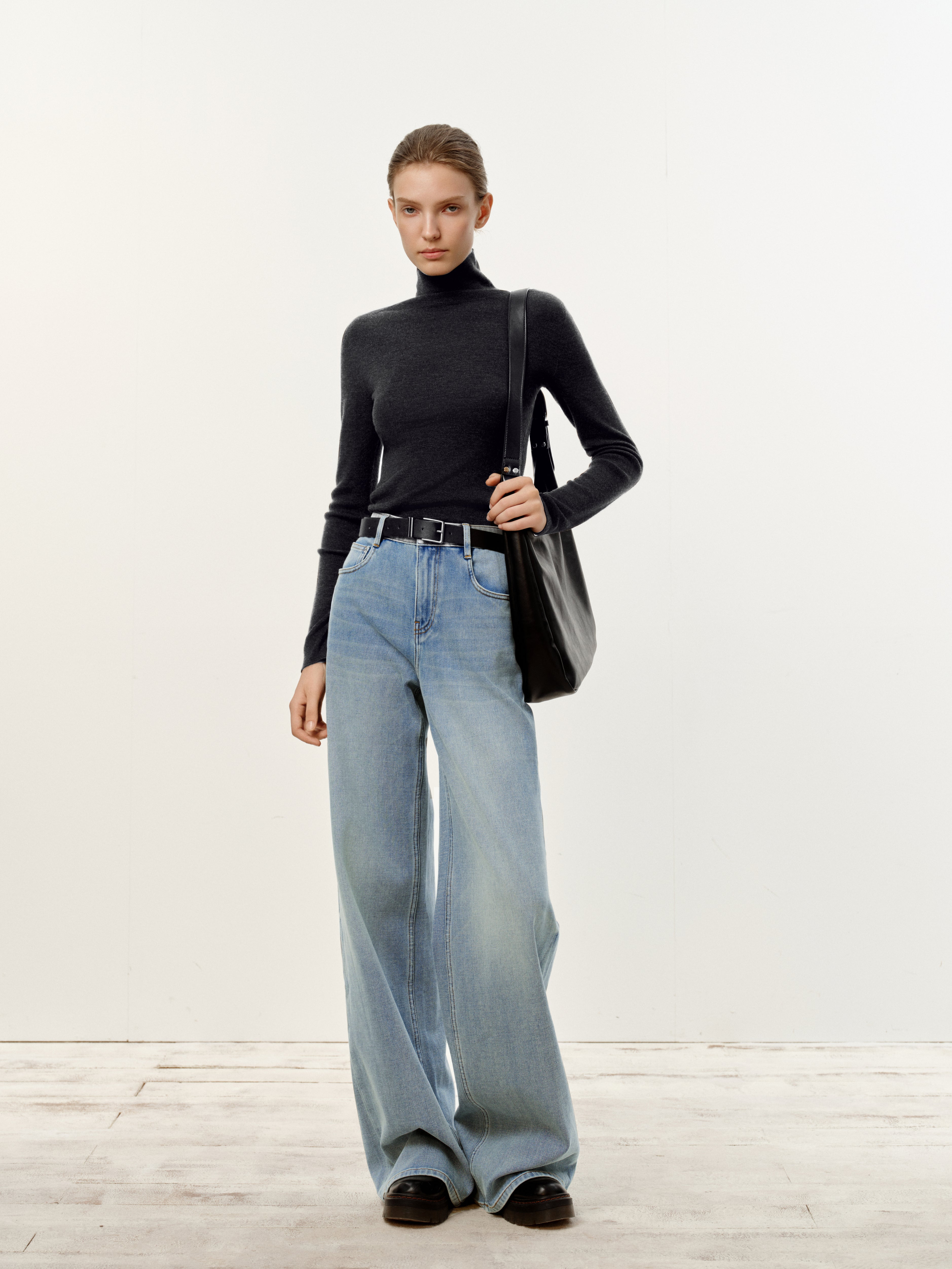 Wide-Leg Stretch Jeans