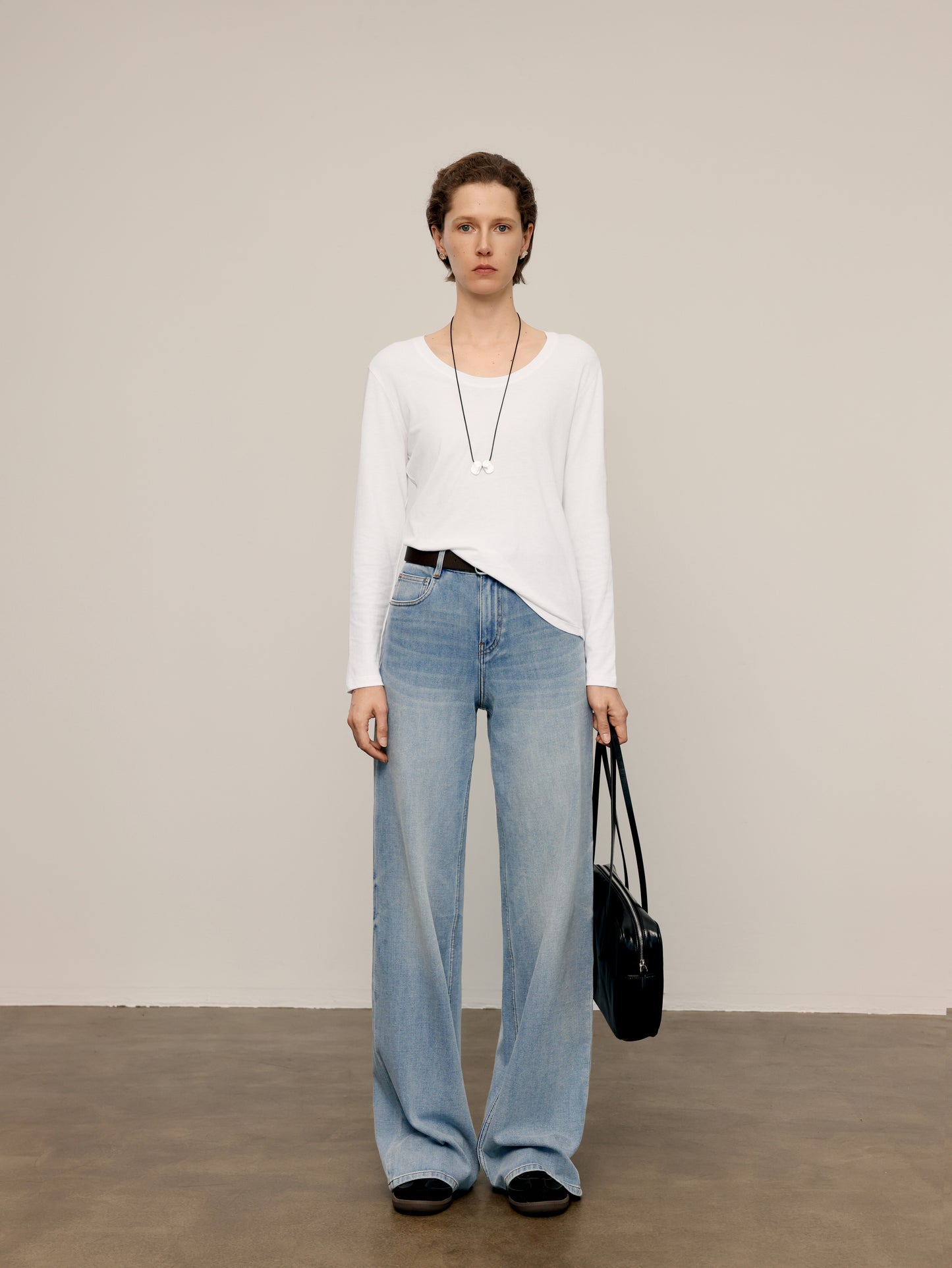 Wide-Leg Stretch Jeans