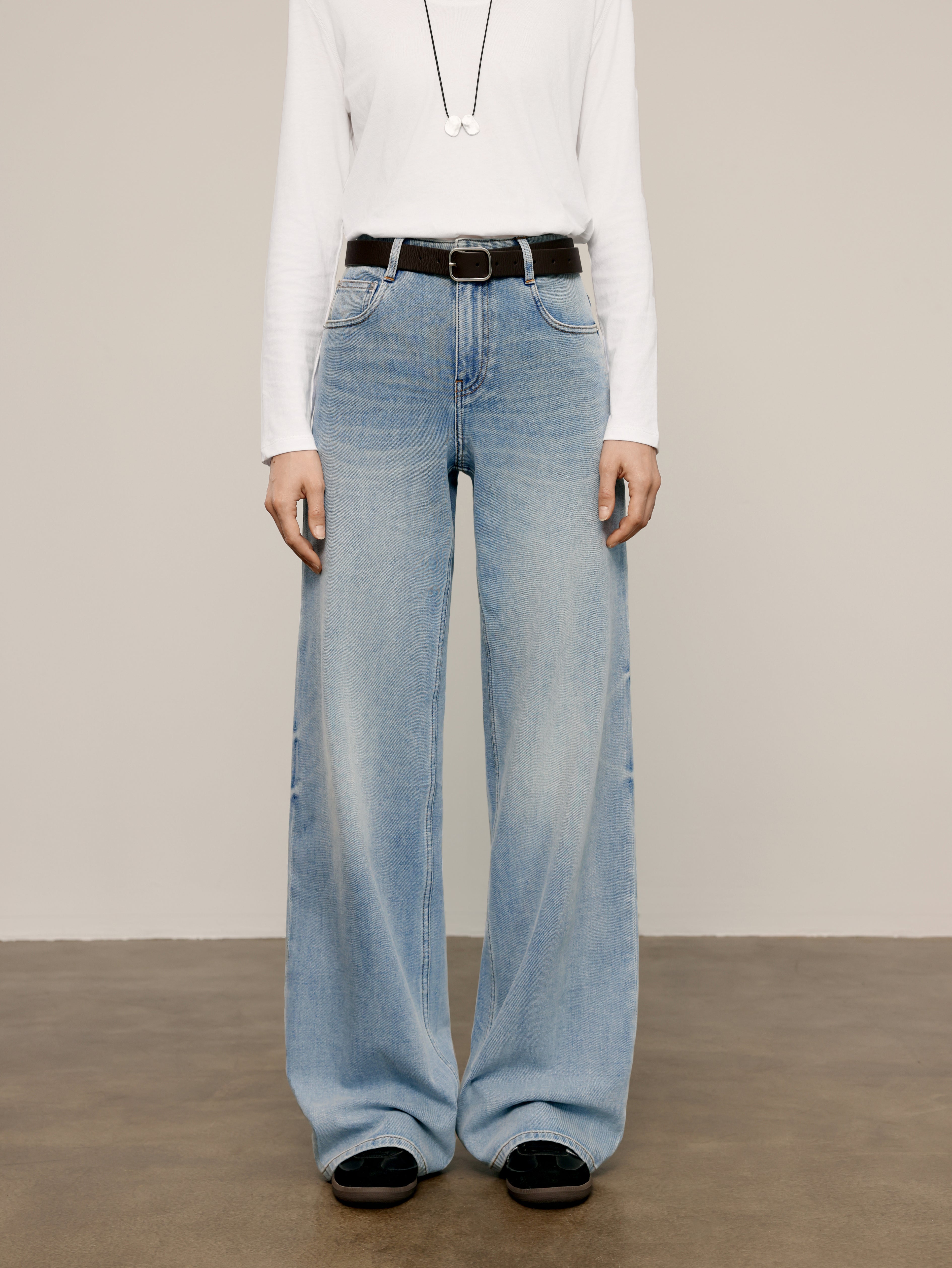 Wide-Leg Stretch Jeans