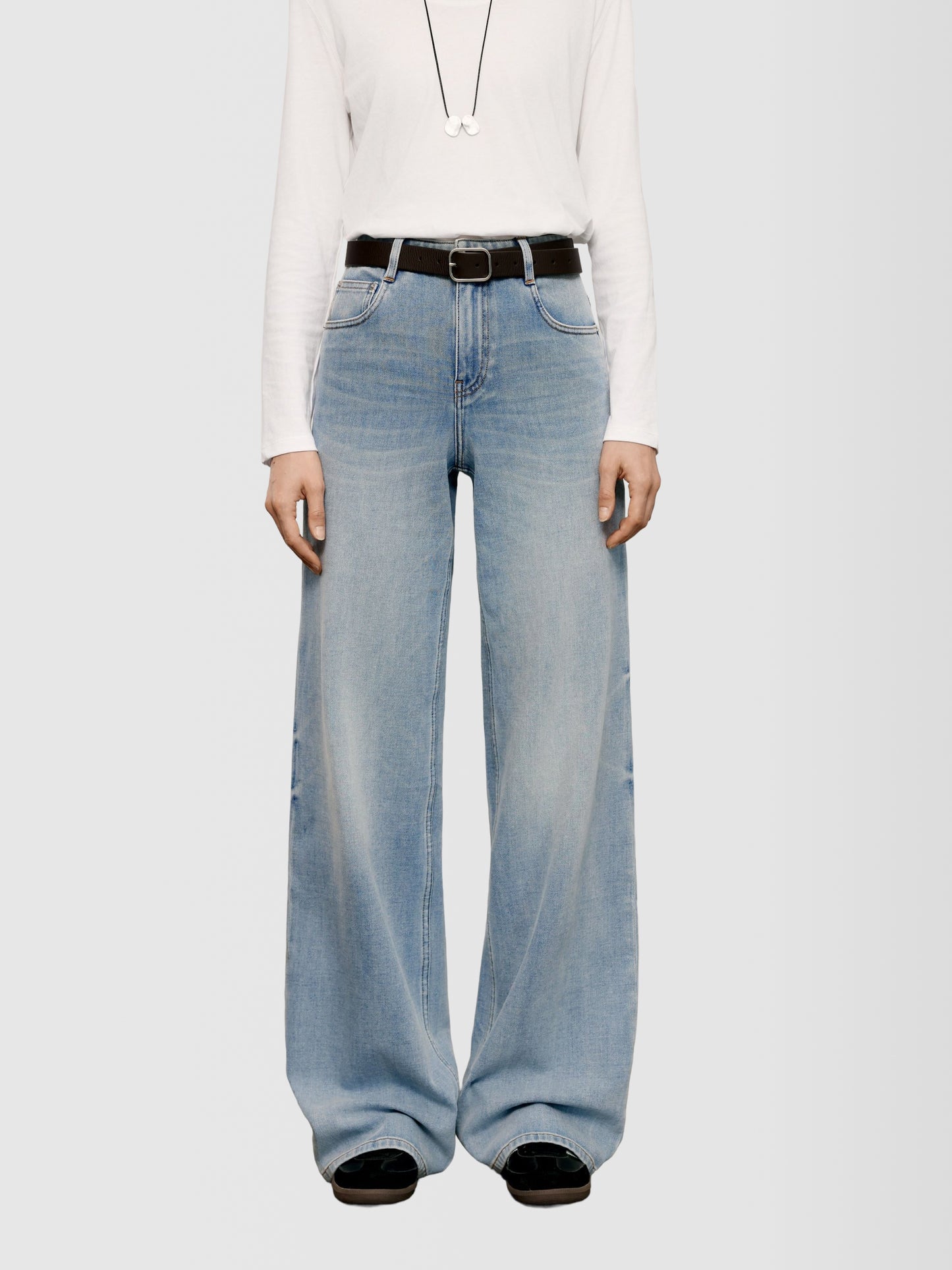 Wide-Leg Stretch Jeans