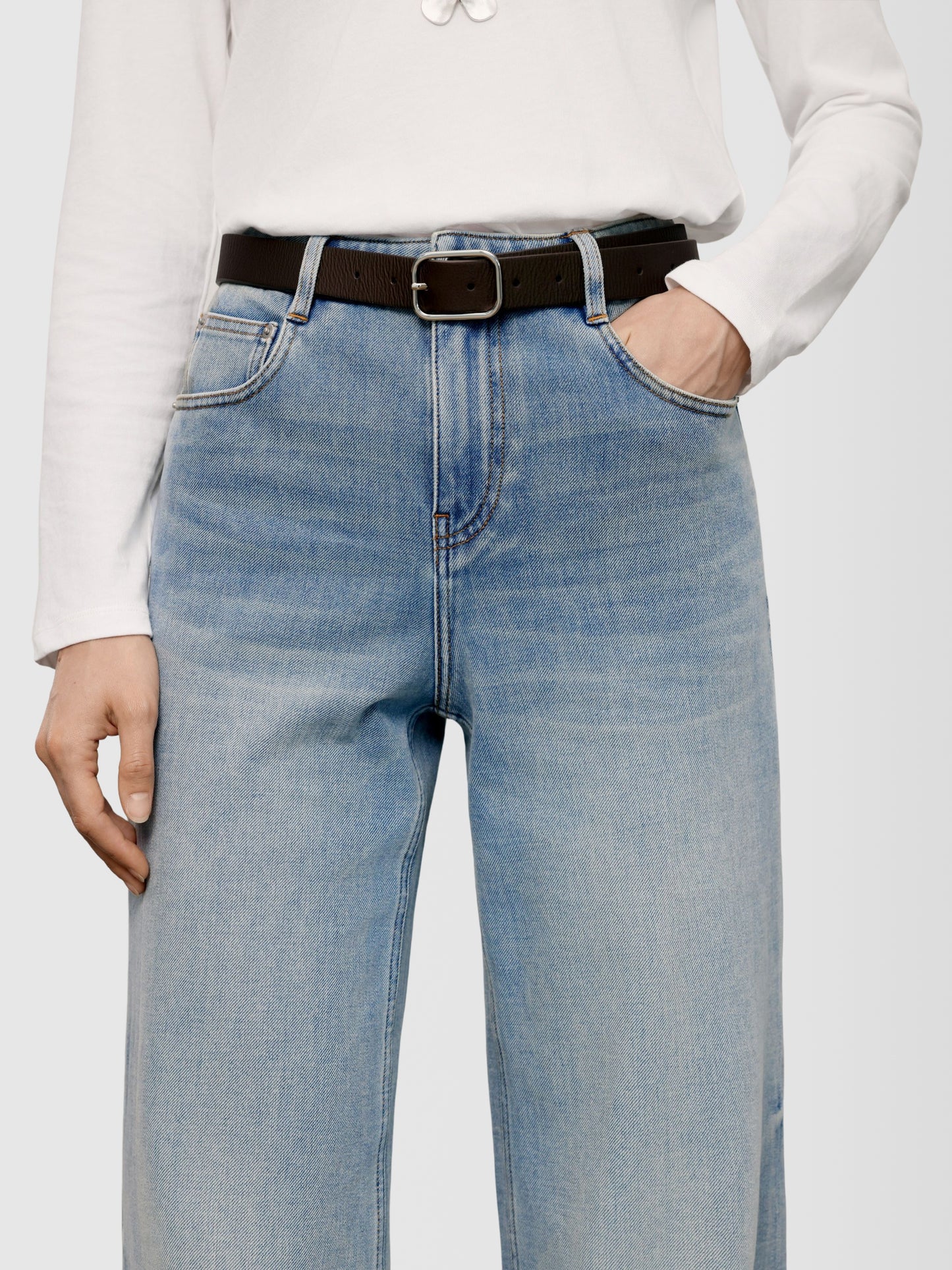 Wide-Leg Stretch Jeans