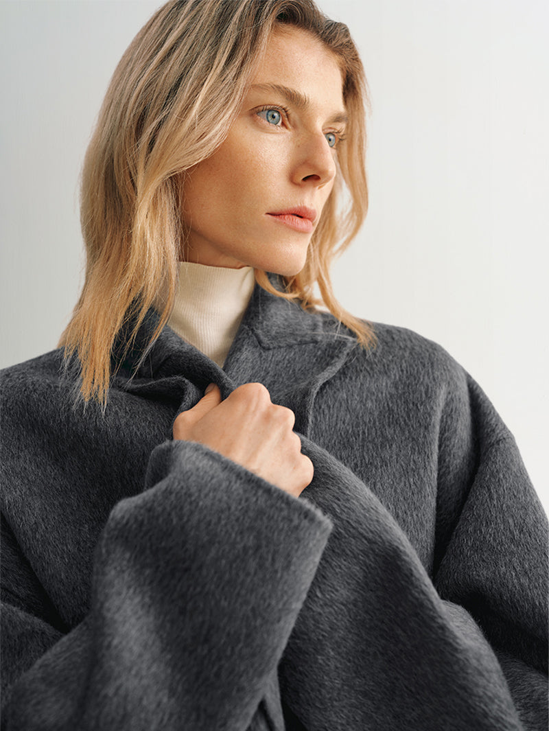 Peak Lapel Wool Alpaca Coat - MEILLEUR MOMENT OFFICIAL STORE NEW YORK 