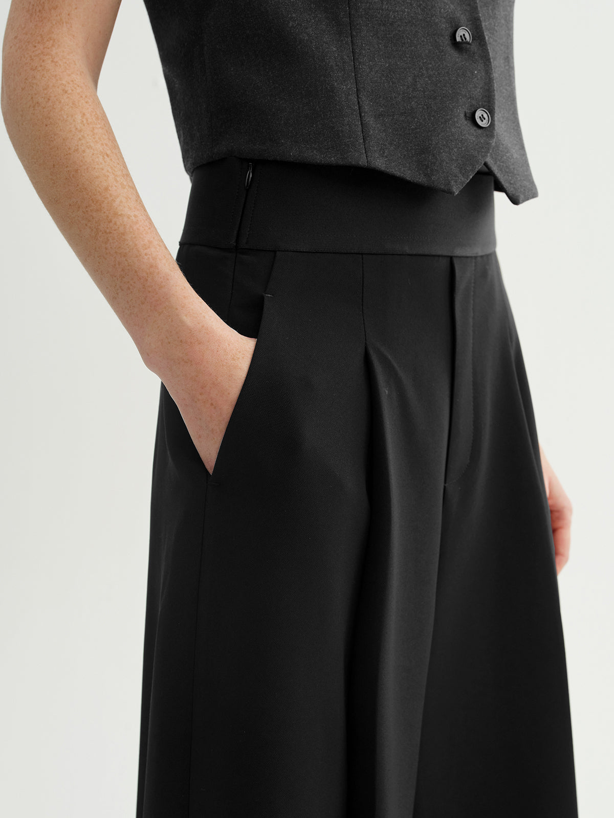 Black Wide-Leg Tailored Trousers