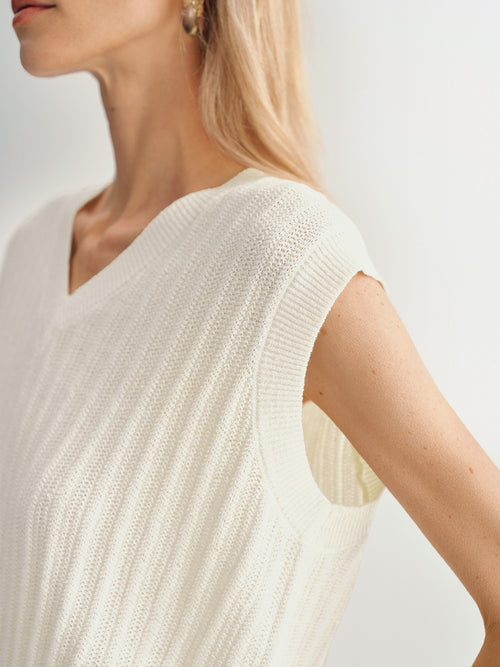 Load image 1 in gallery view. V-Neck Sleeveless Jumper