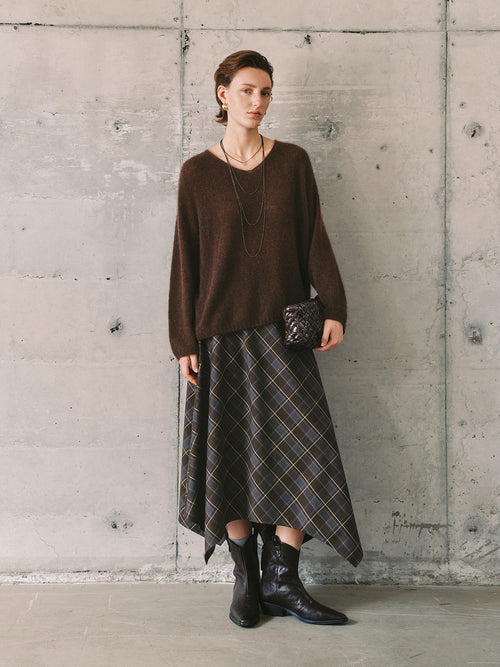 Load image 1 in gallery view. V-Neck Relaxed Silk-Cashmere Sweater