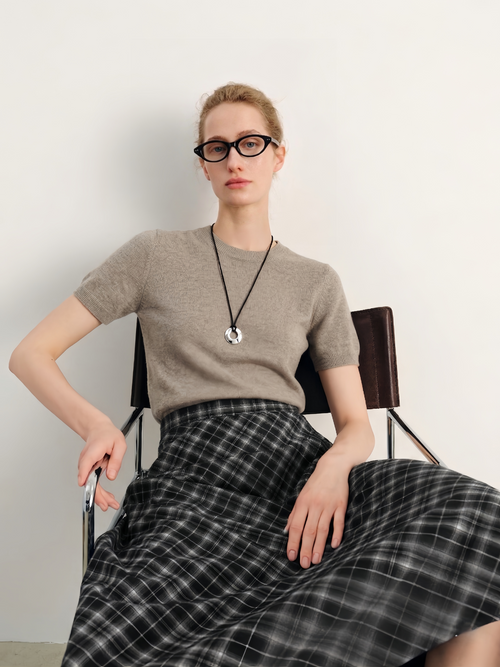 Load image 1 in gallery view. Silk-Cashmere Lightweight Short-Sleeve Top