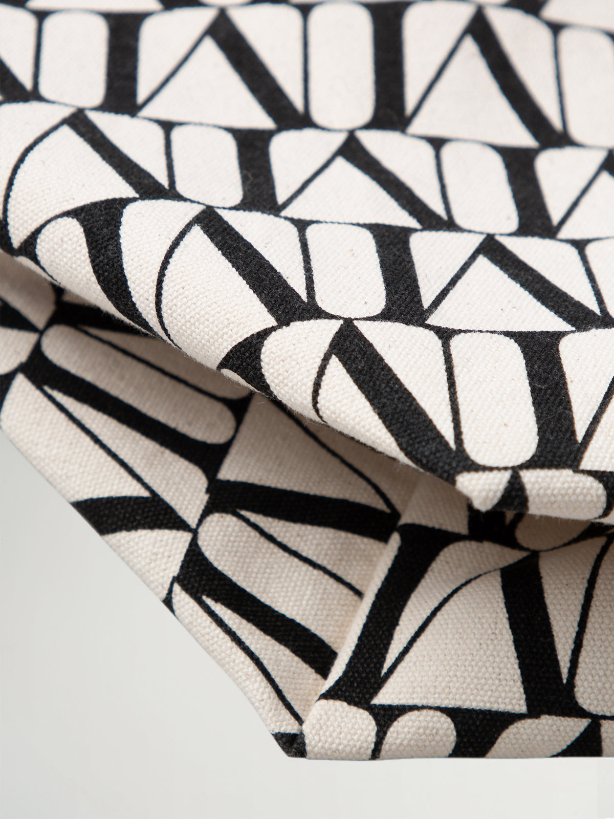 Classic MM Logo Canvas Bag