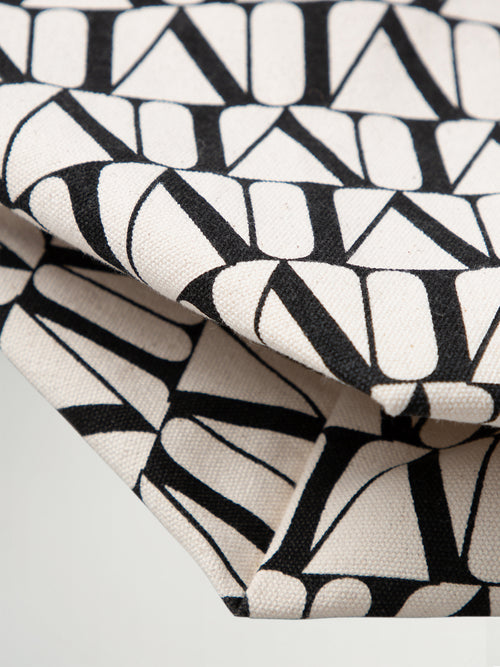 Load image 1 in gallery view. Classic MM Logo Canvas Bag