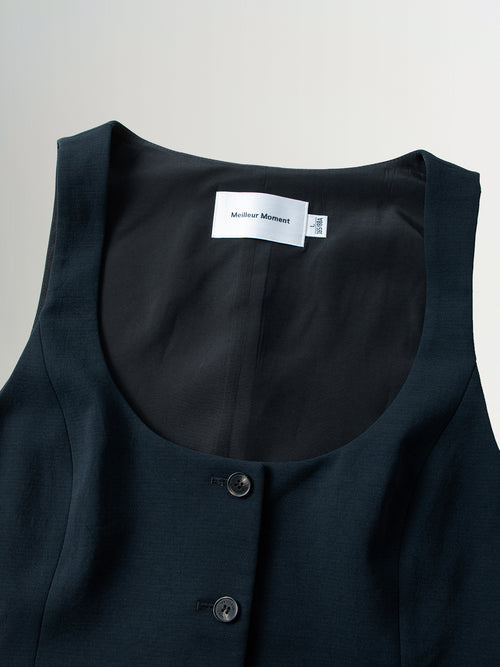 Load image 1 in gallery view. U-Neck Sleeveless Vest