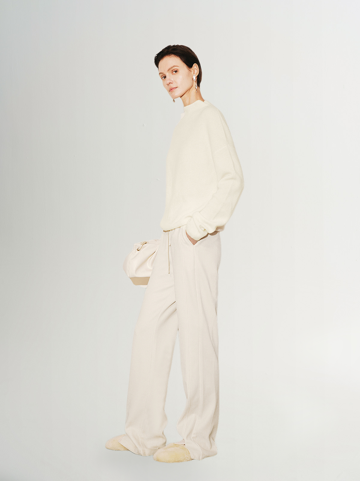 100% Cashmere Relaxed Fit Sweater 5EA131081