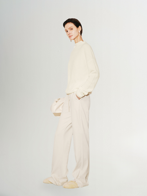 Load image 1 in gallery view. 100% Cashmere Relaxed Fit Sweater 5EA131081