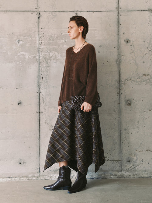 Load image 1 in gallery view. V-Neck Relaxed Silk-Cashmere Sweater