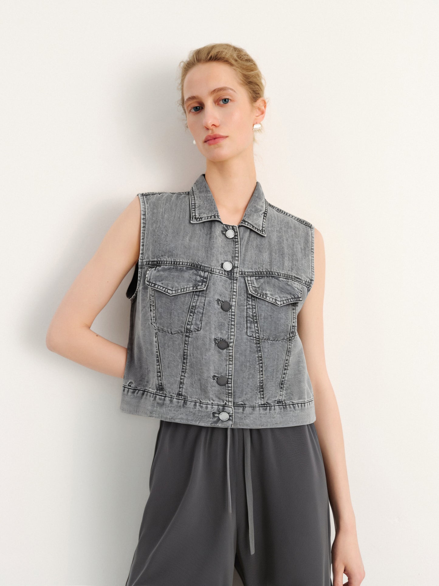 100% Lyocell Denim Sleeveless Top