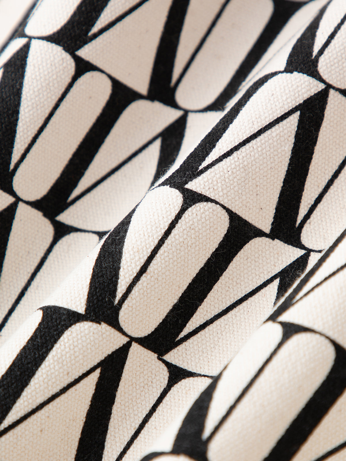 Classic MM Logo Canvas Bag