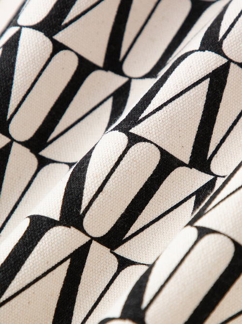 Load image 1 in gallery view. Classic MM Logo Canvas Bag