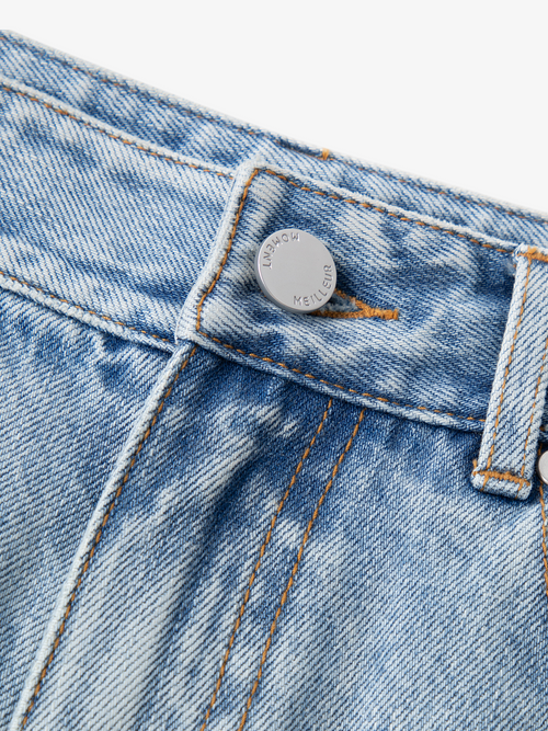 Load image 1 in gallery view. Straight Fit Jeans