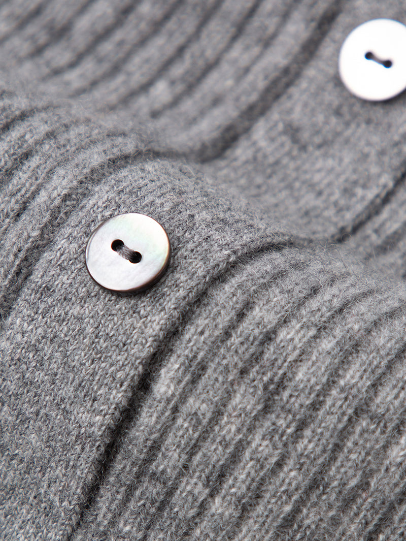 Collared V-neck Cashmere Sweater - MEILLEUR MOMENT OFFICIAL STORE NEW YORK 