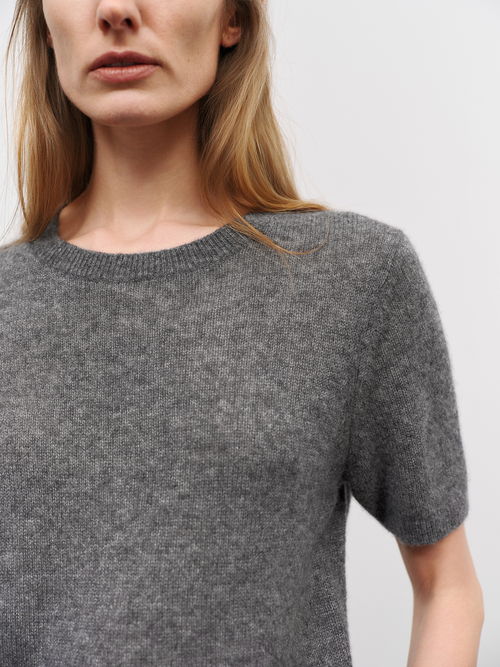 Load image 1 in gallery view. Lightweight Cashmere-Silk Short-Sleeve Sweater